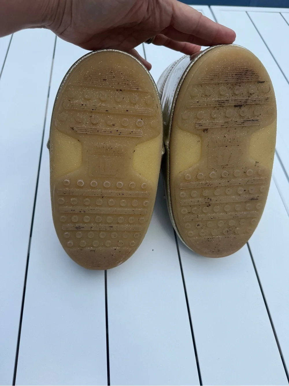 Moon Boot metallic gold